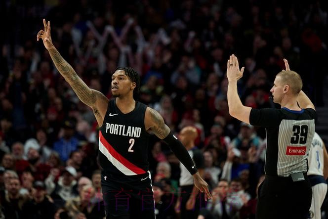 凯莱布-乐福全场18中8，三分12中5得到21分4篮板4助攻1抢断